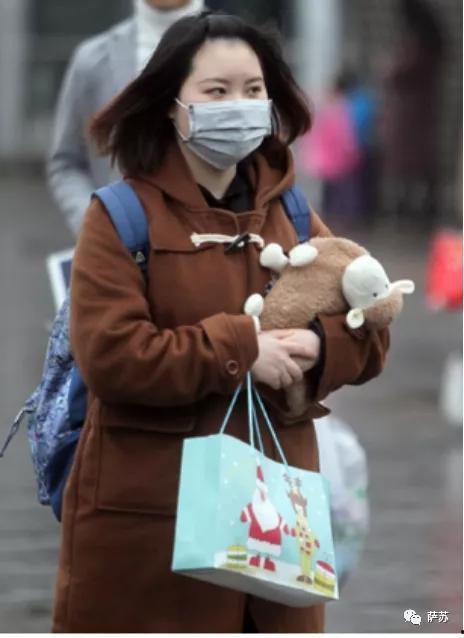 吃瓜网红戴口罩